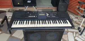Yamaha PSR E333