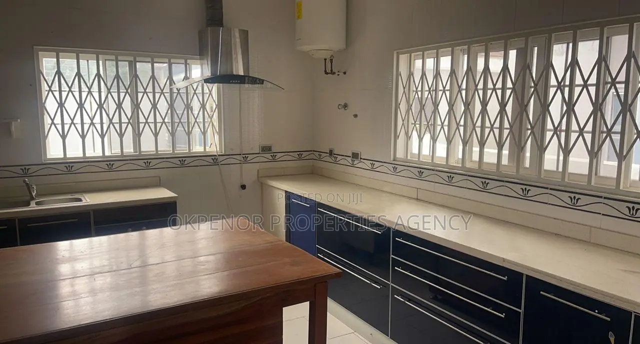 3bdrm House in Cantonments, US Embassy Area for sale