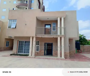 3bdrm Townhouse / Terrace in Dzorwulu for rent