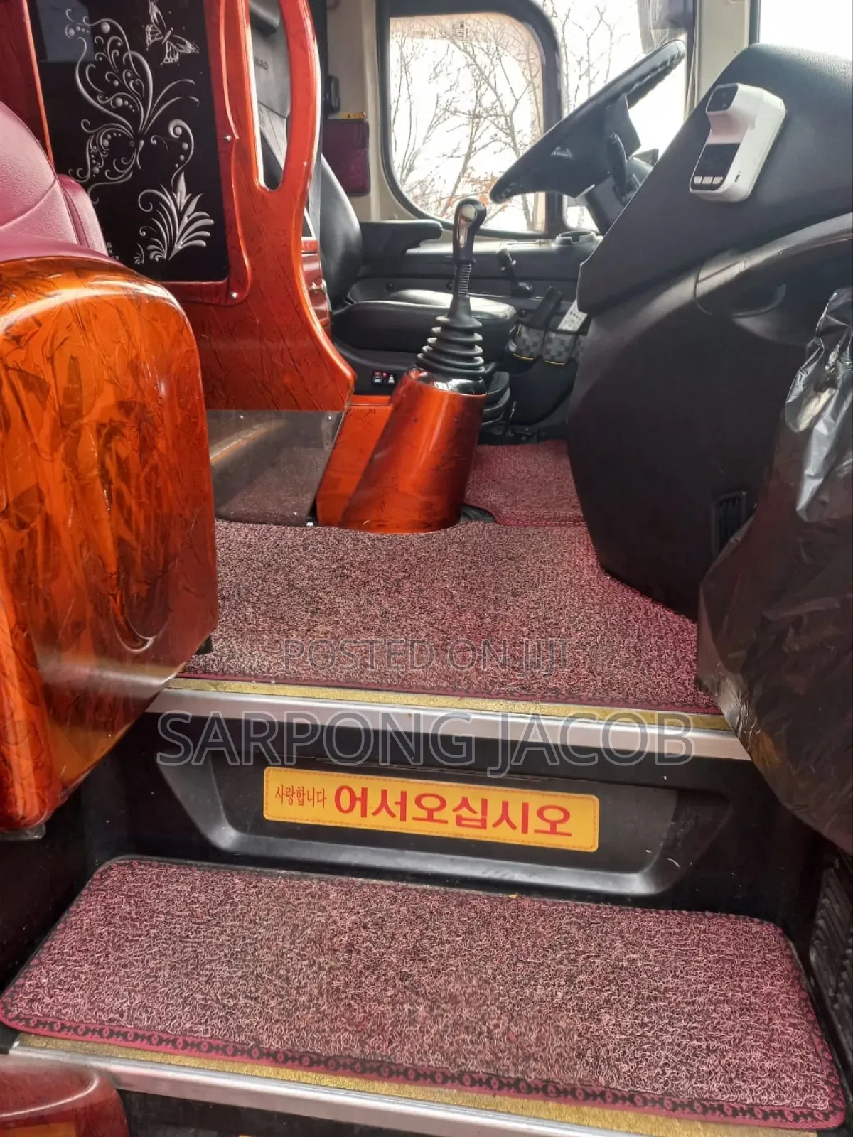 Bus 2011 Red