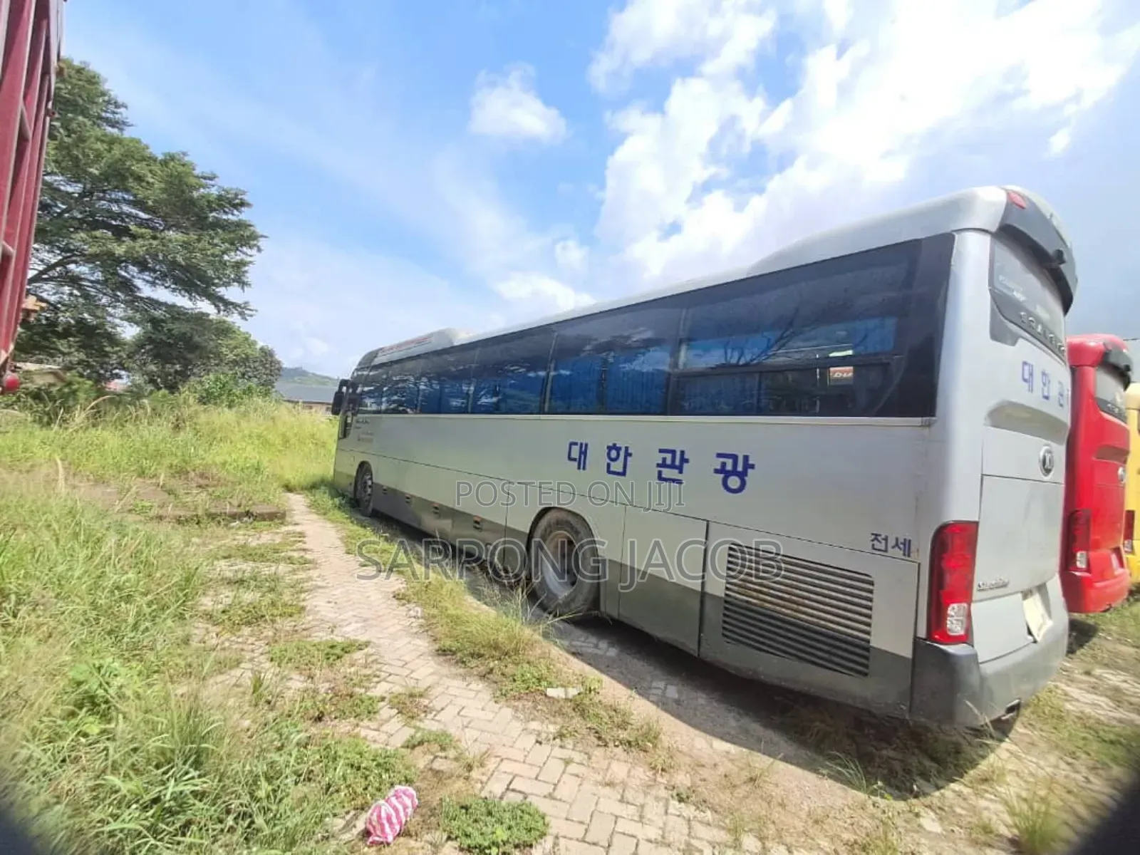 Bus 2011 Red
