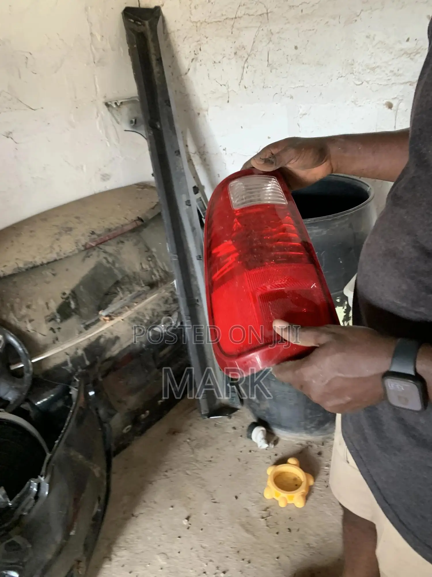 Ford F-250 F-350 Super Duty Taillight 2008-2016 Left Side