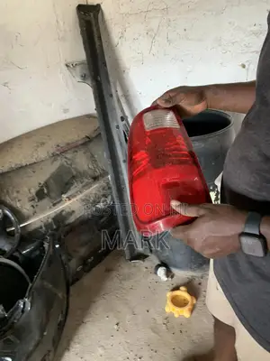 Ford F-250 F-350 Super Duty Taillight 2008-2016 Left Side