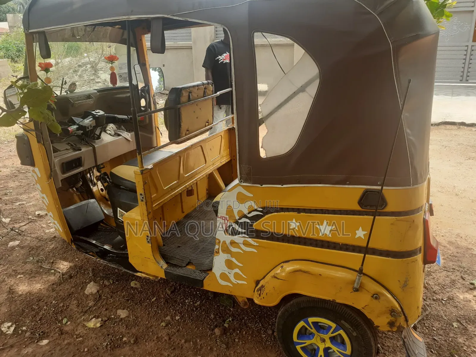 Bajaj RE 2021 Yellow