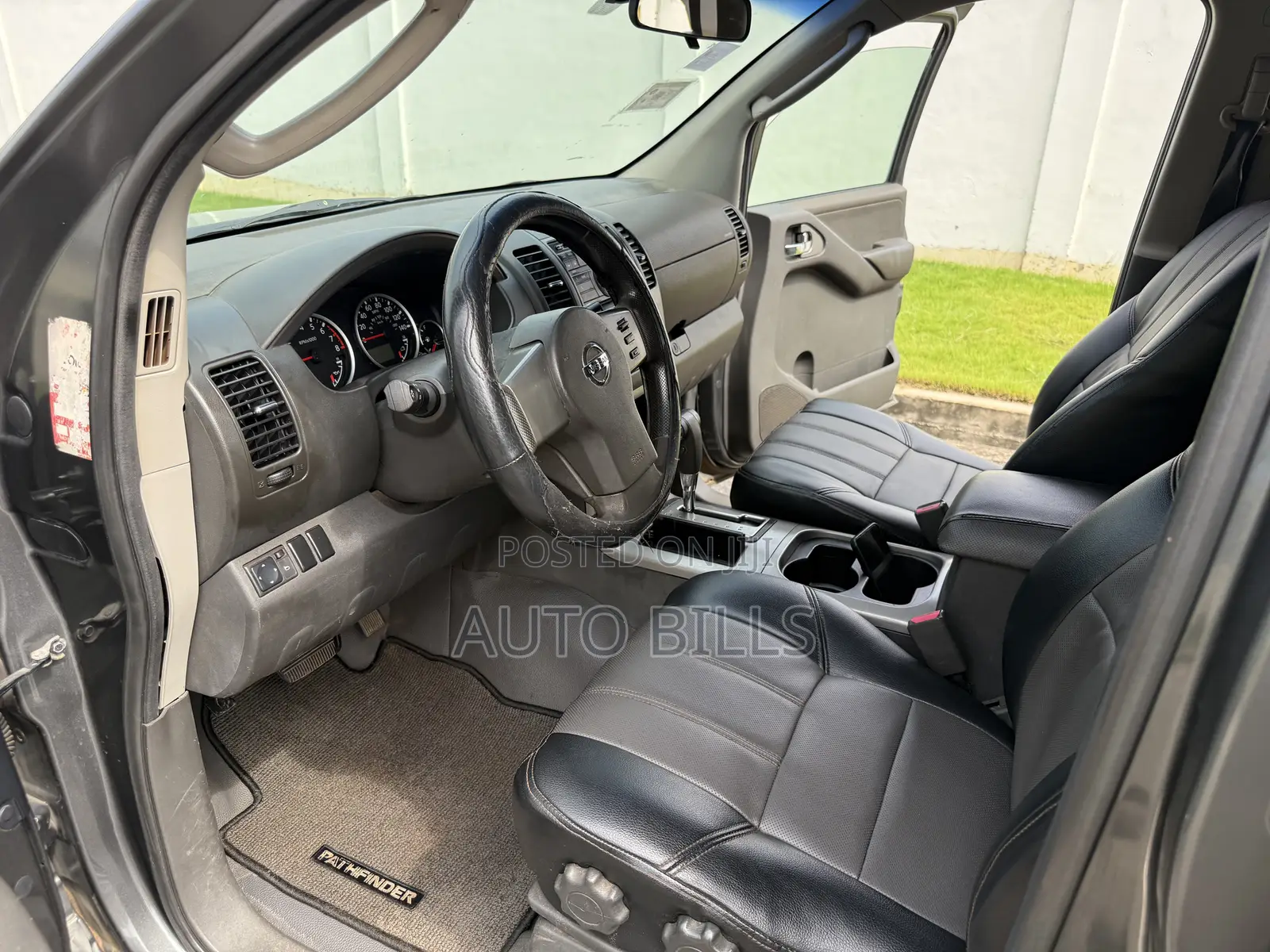 Nissan Pathfinder LE 4x4 2008 Gray