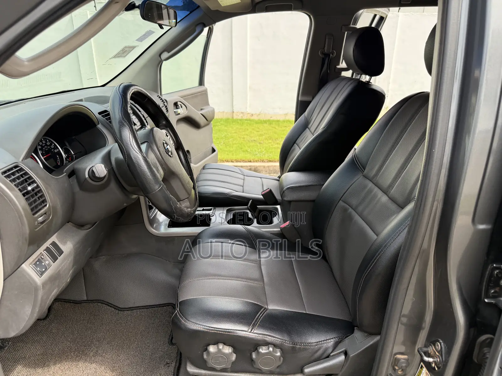 Nissan Pathfinder LE 4x4 2008 Gray