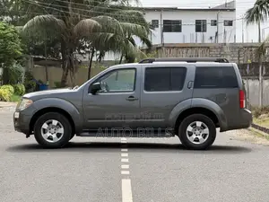 Nissan Pathfinder LE 4x4 2008 Gray
