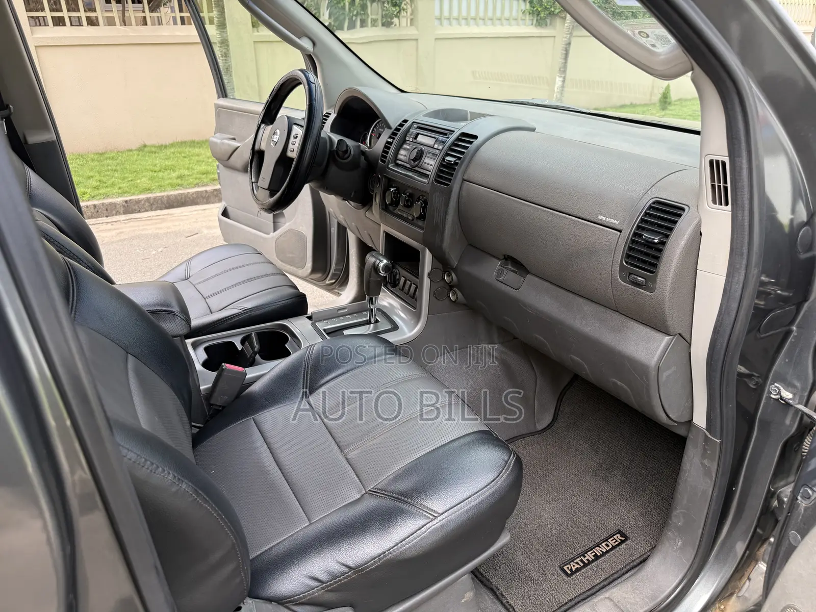 Nissan Pathfinder LE 4x4 2008 Gray