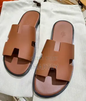 Hermes Men’S Leather Slippers Brown