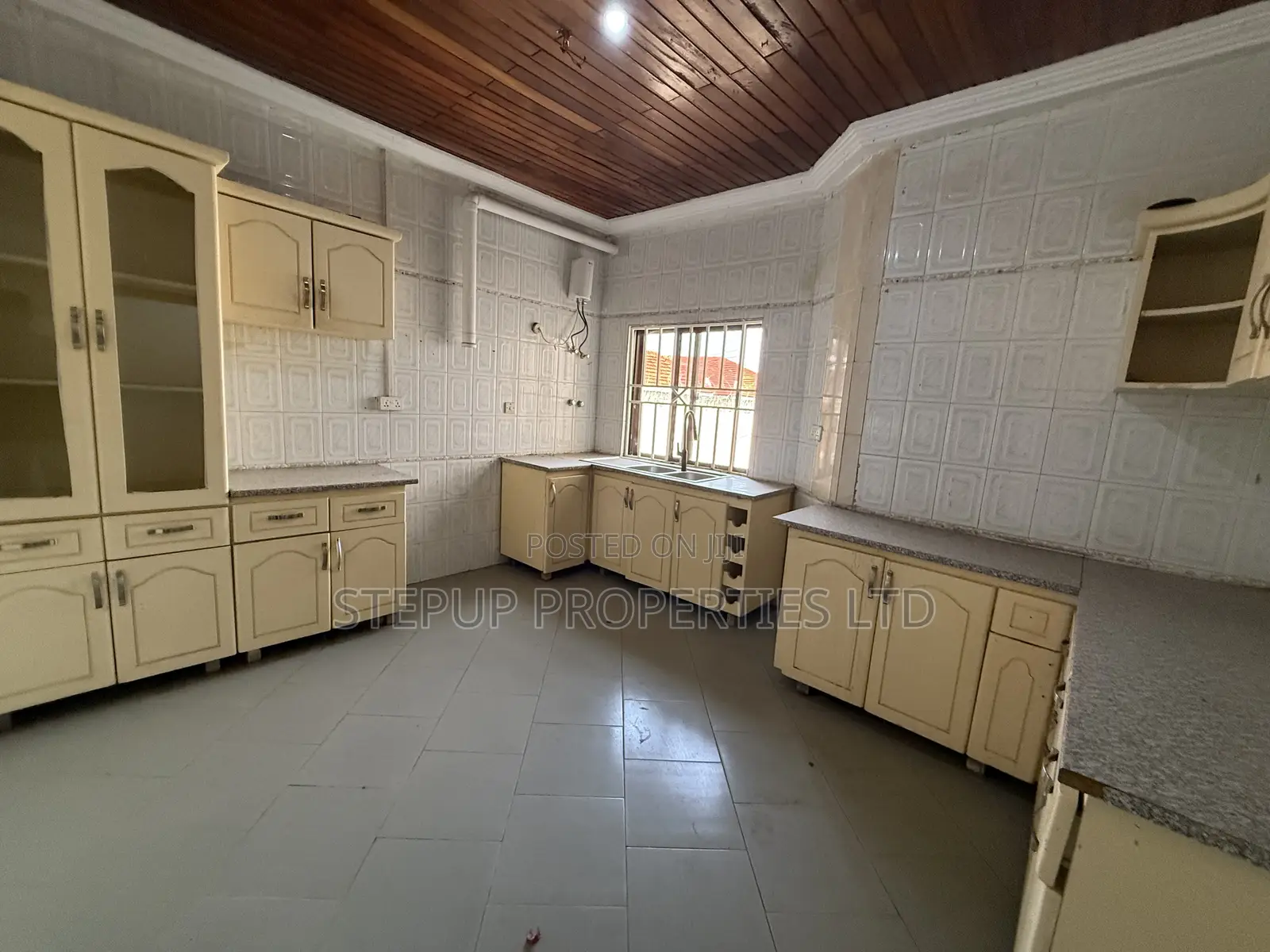 3bdrm House in Adjiringanor, East Legon for rent