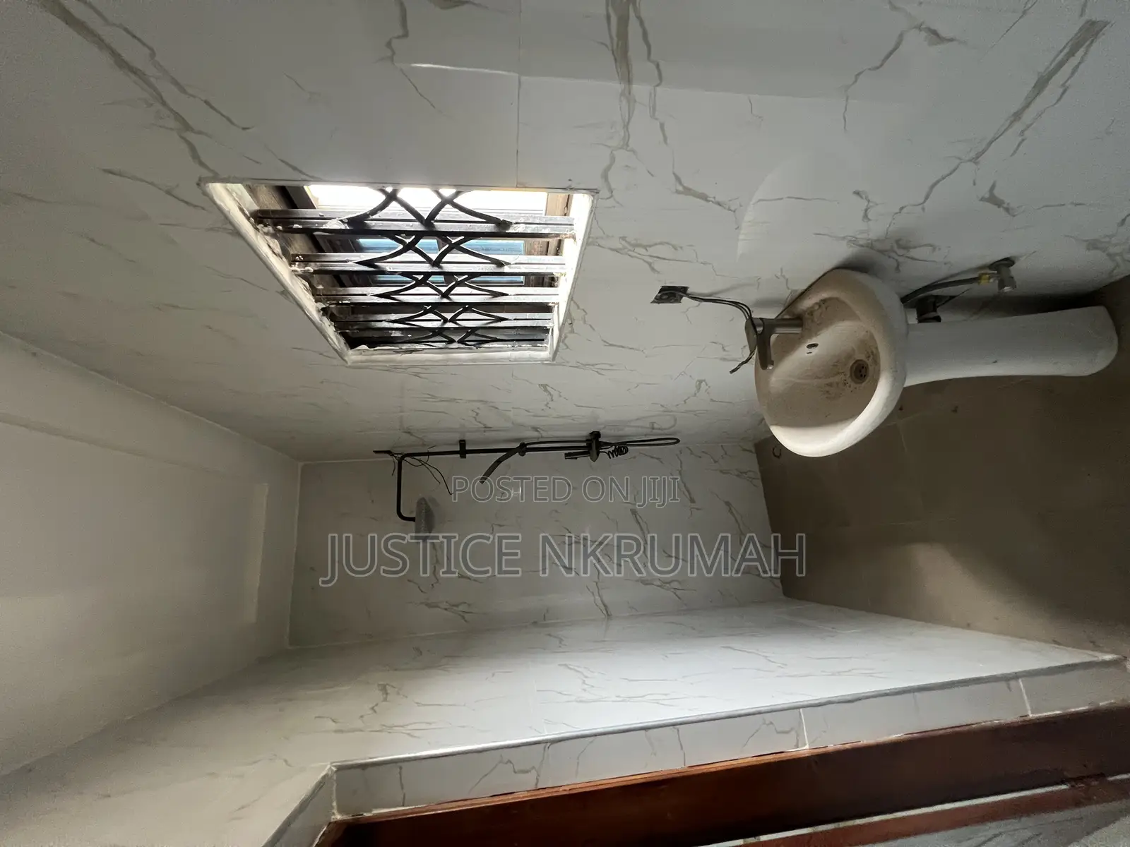 3bdrm Apartment in Mr Justice Estate, Old Barrier for rent