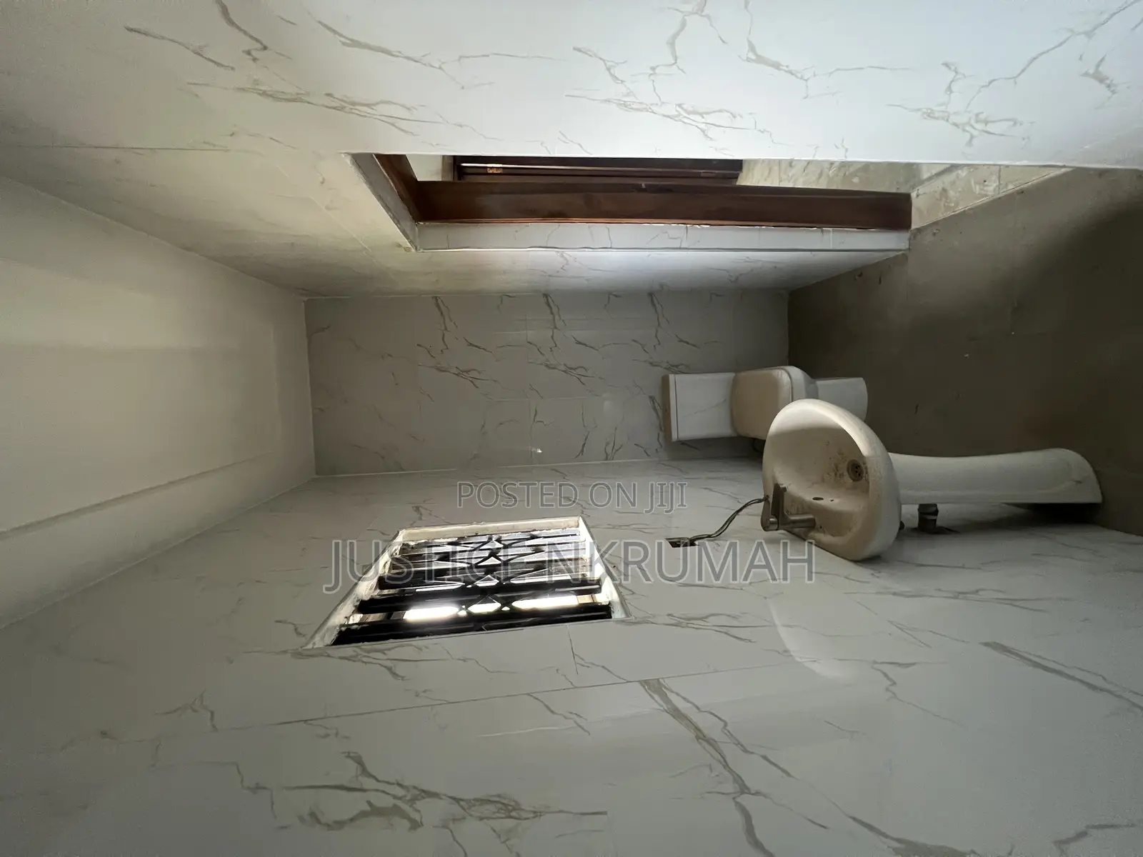 3bdrm Apartment in Mr Justice Estate, Old Barrier for rent