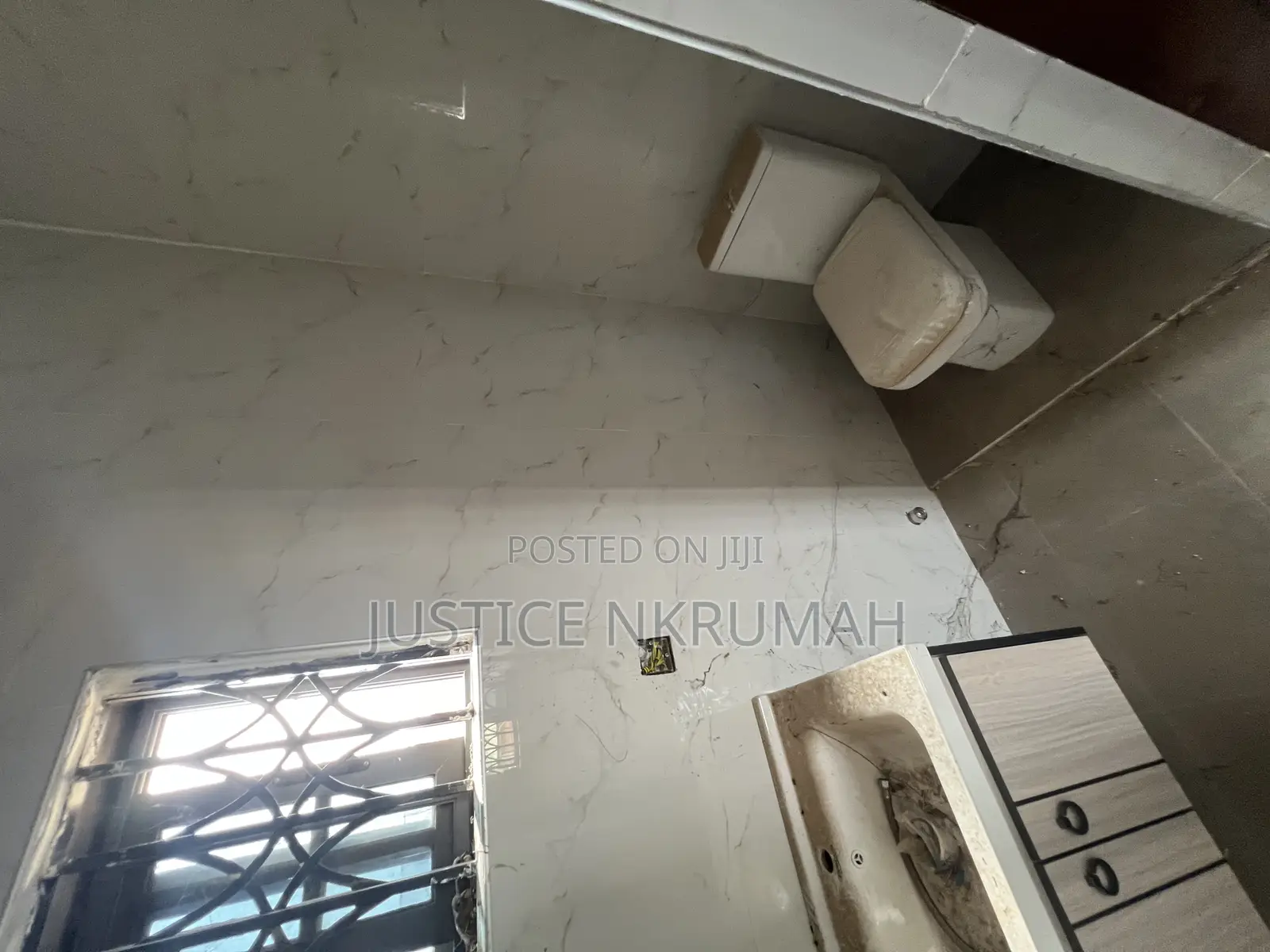3bdrm Apartment in Mr Justice Estate, Old Barrier for rent