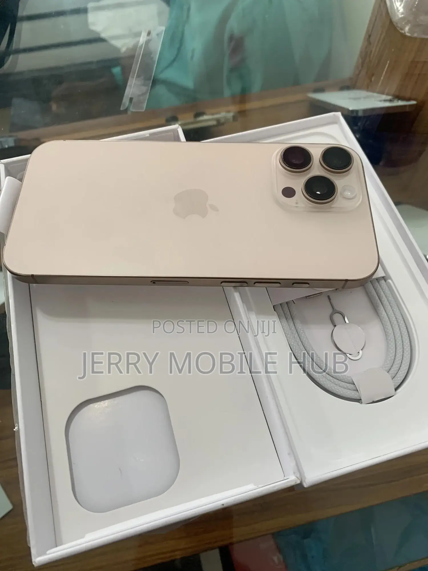 Apple iPhone 16 Pro Max 256 GB Gold