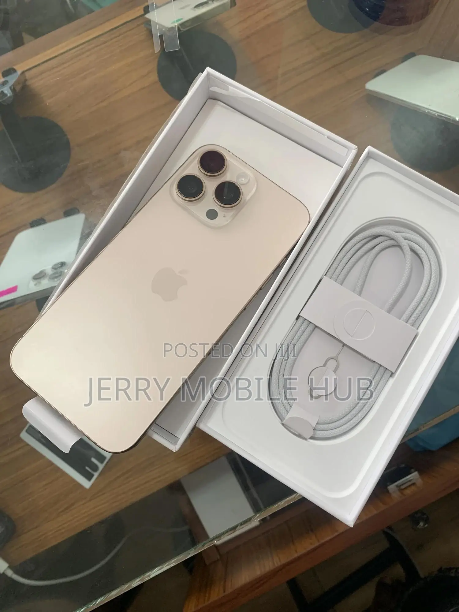 Apple iPhone 16 Pro Max 256 GB Gold