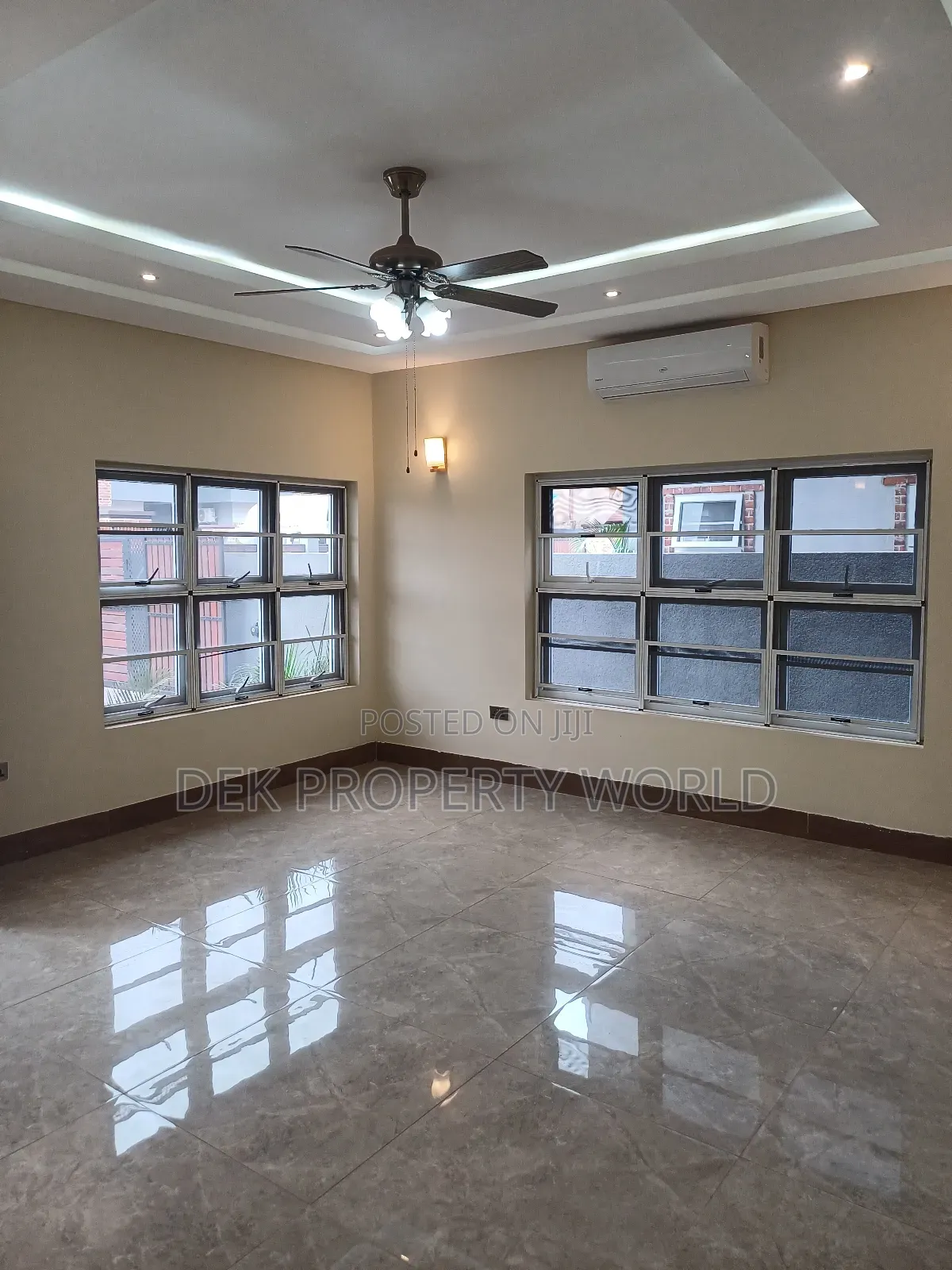 5bdrm Duplex in Adjiriganor for sale