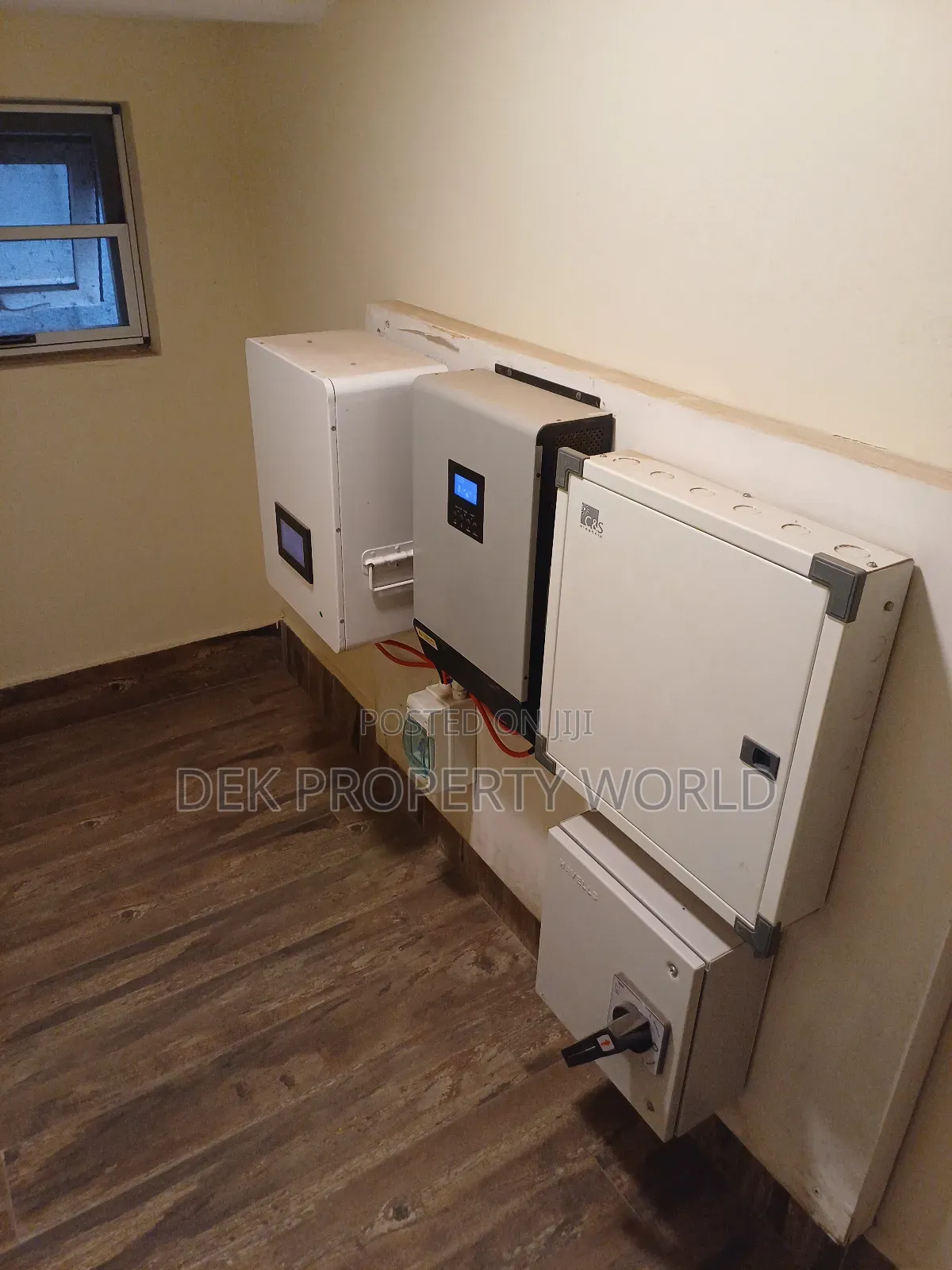 5bdrm Duplex in Adjiriganor for sale