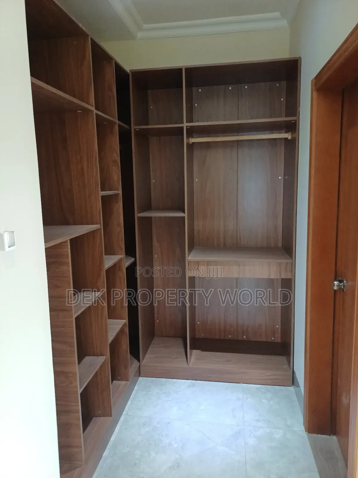 5bdrm Duplex in Adjiriganor for sale