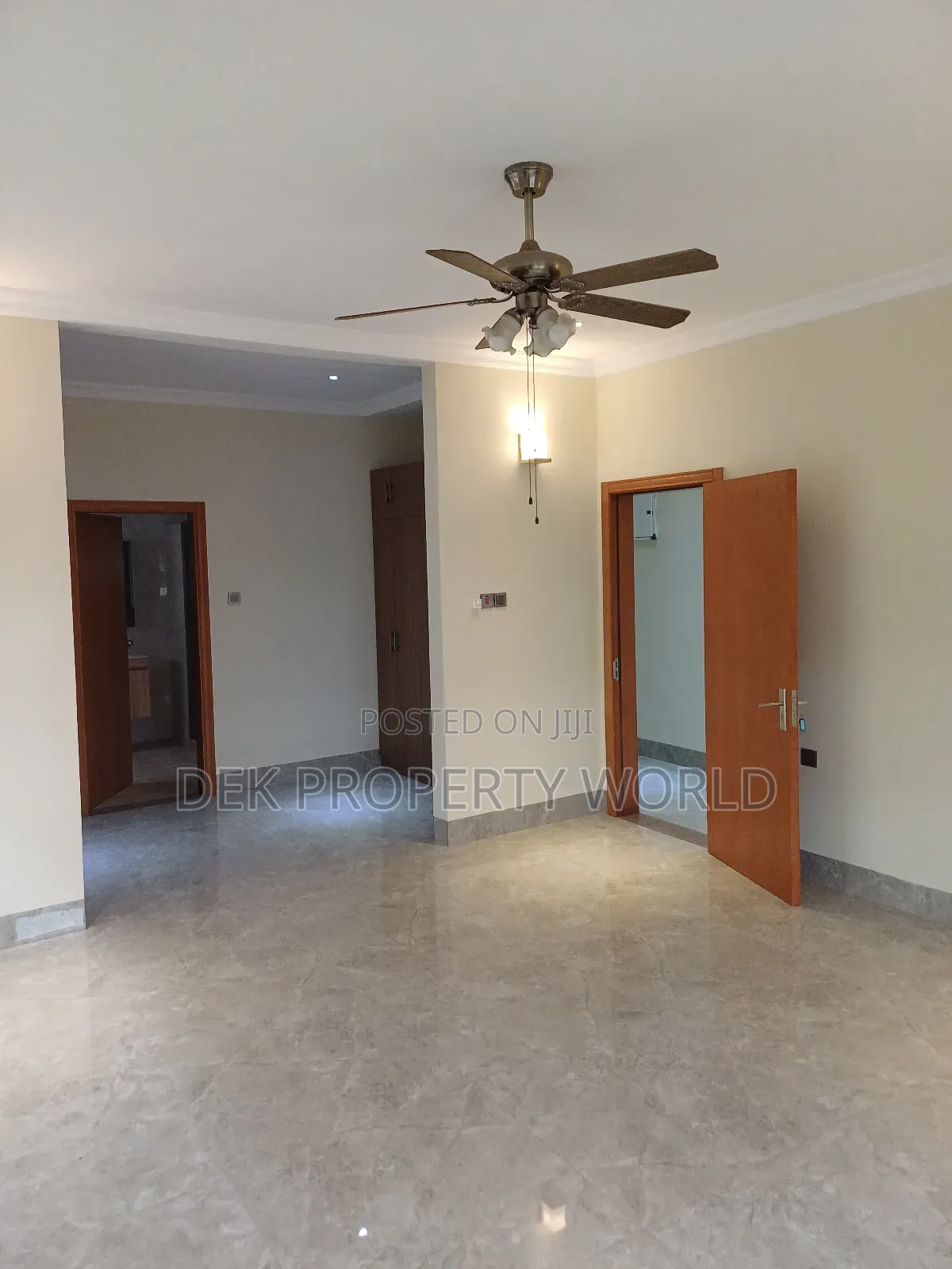 5bdrm Duplex in Adjiriganor for sale