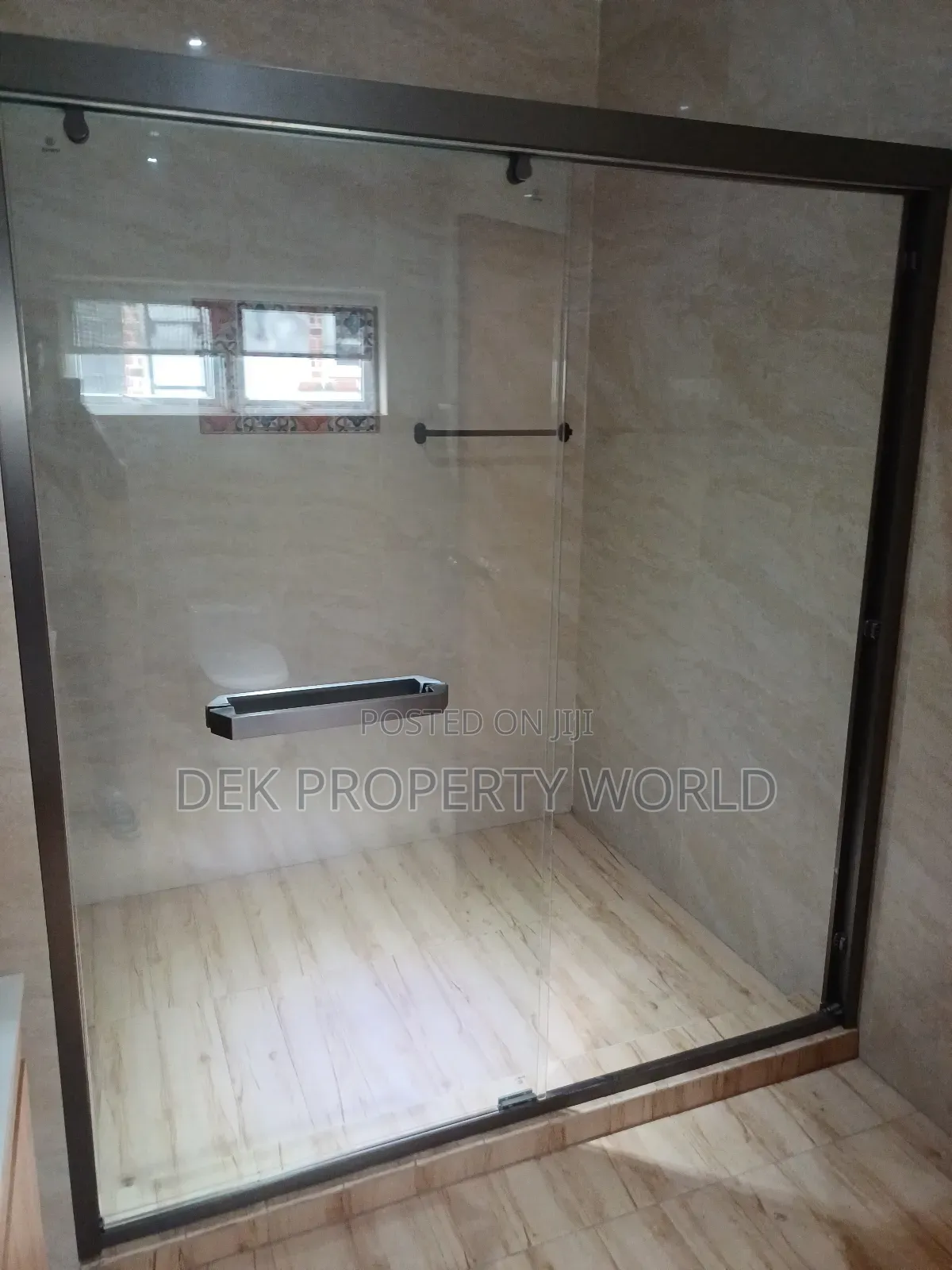 5bdrm Duplex in Adjiriganor for sale