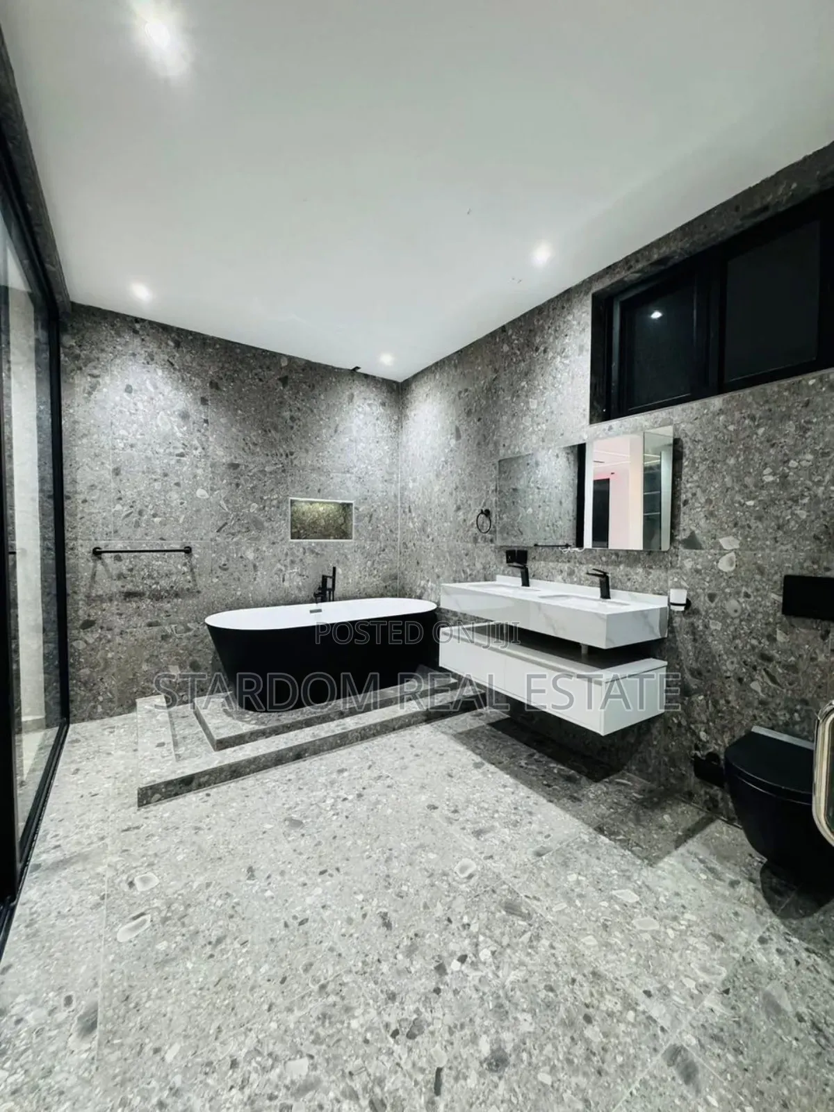 4bdrm Duplex in Ashaley Botwe for sale