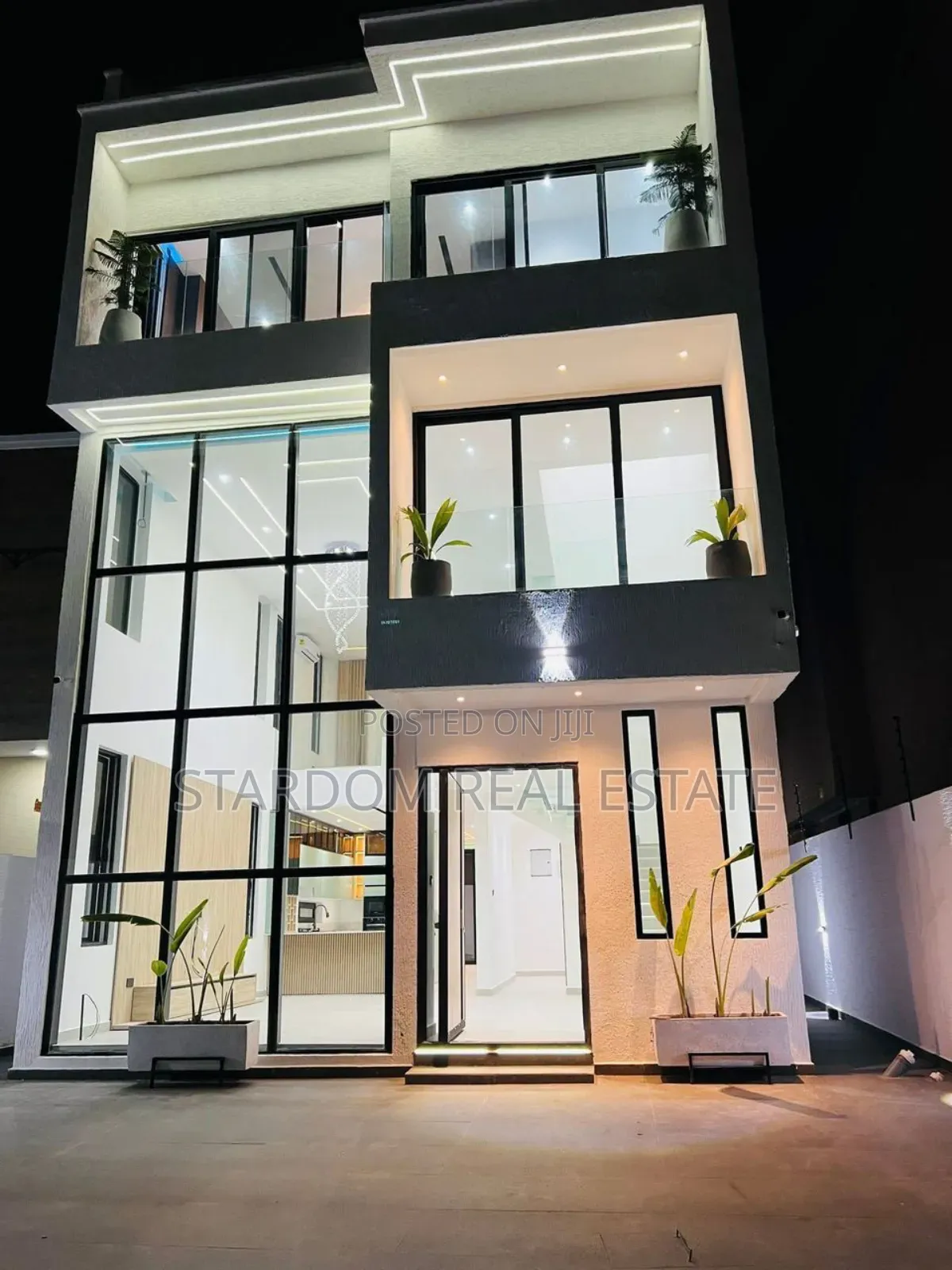 4bdrm Duplex in Ashaley Botwe for sale