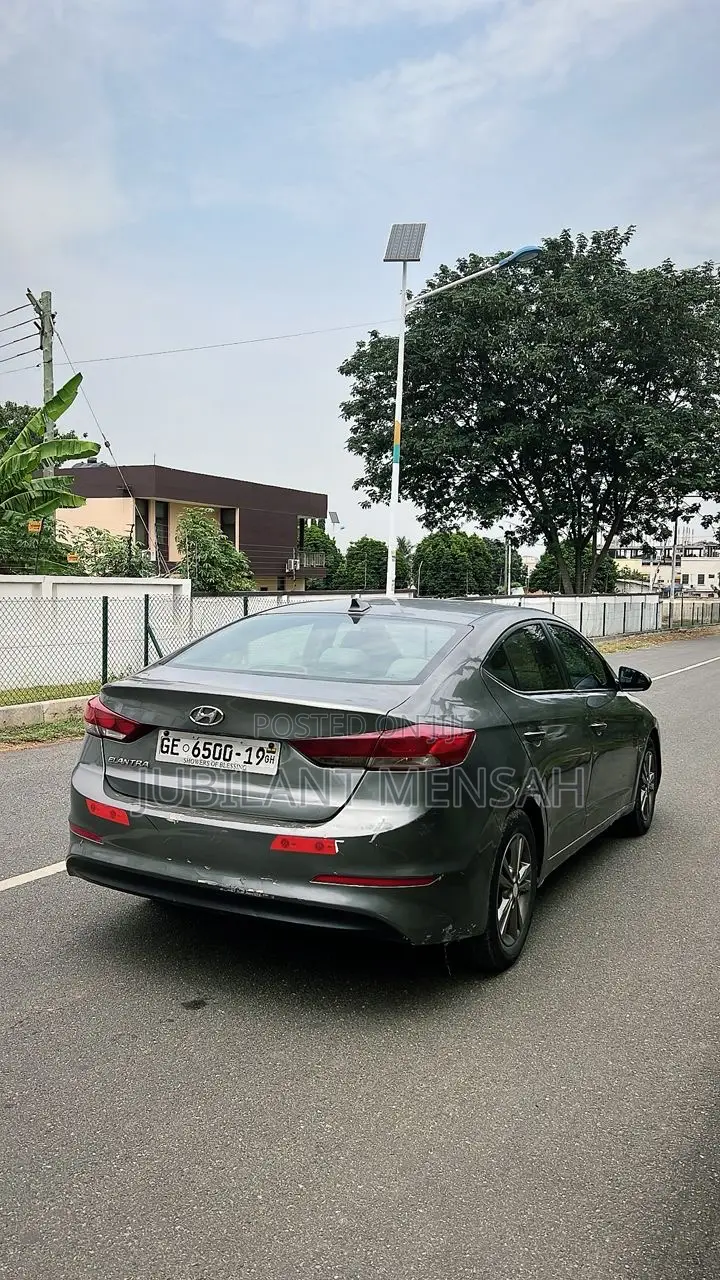 Hyundai Elantra Limited 2018 Gray