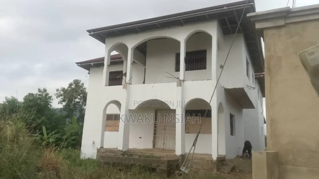 5bdrm House in Damas 2, Pokuase for sale