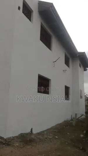 5bdrm House in Damas 2, Pokuase for sale