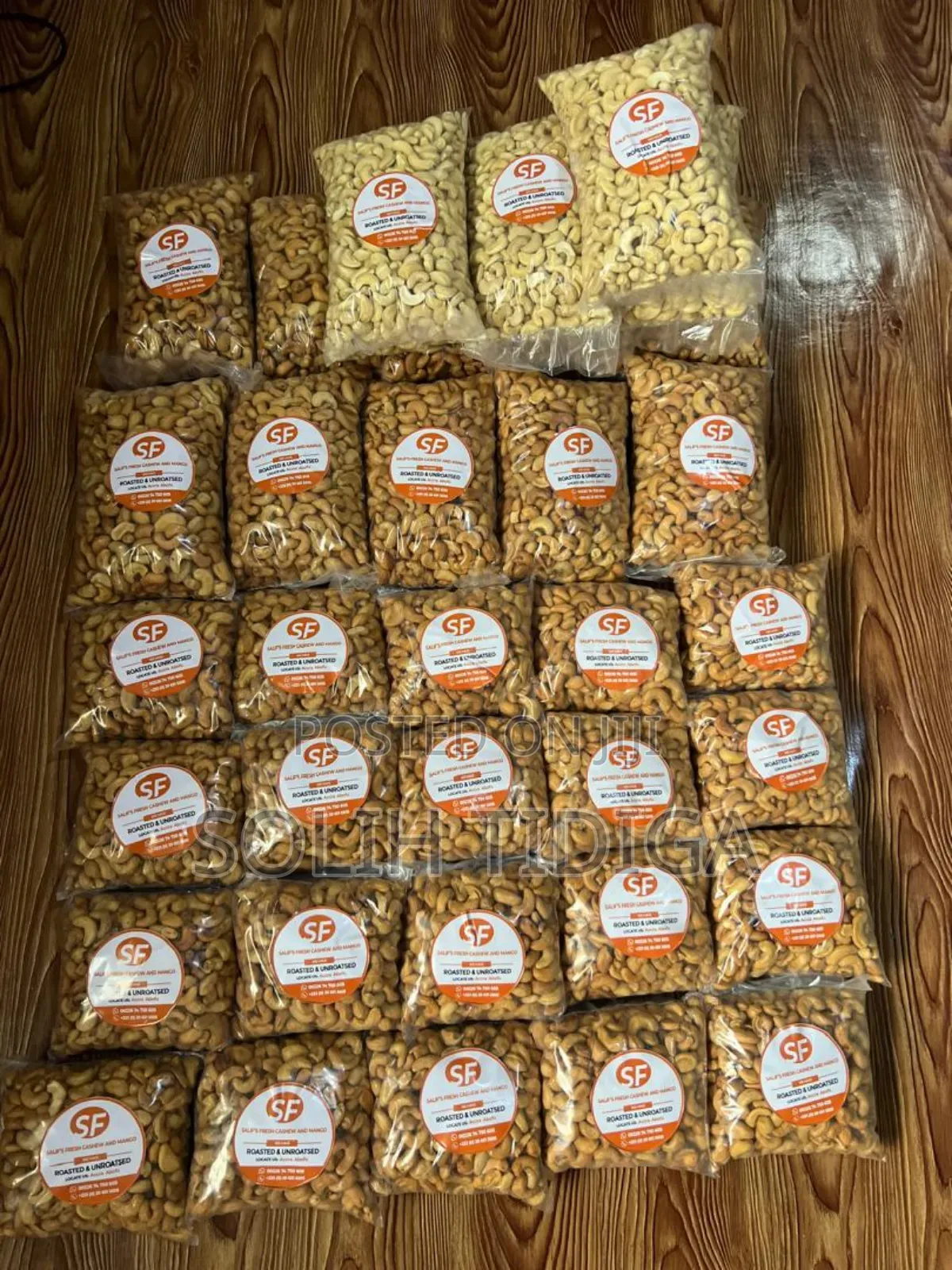 Fresh Cashew Nut and Dried Mango