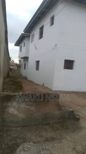 5bdrm House in Damas 2, Pokuase for sale