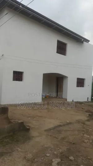 5bdrm House in Damas 2, Pokuase for sale