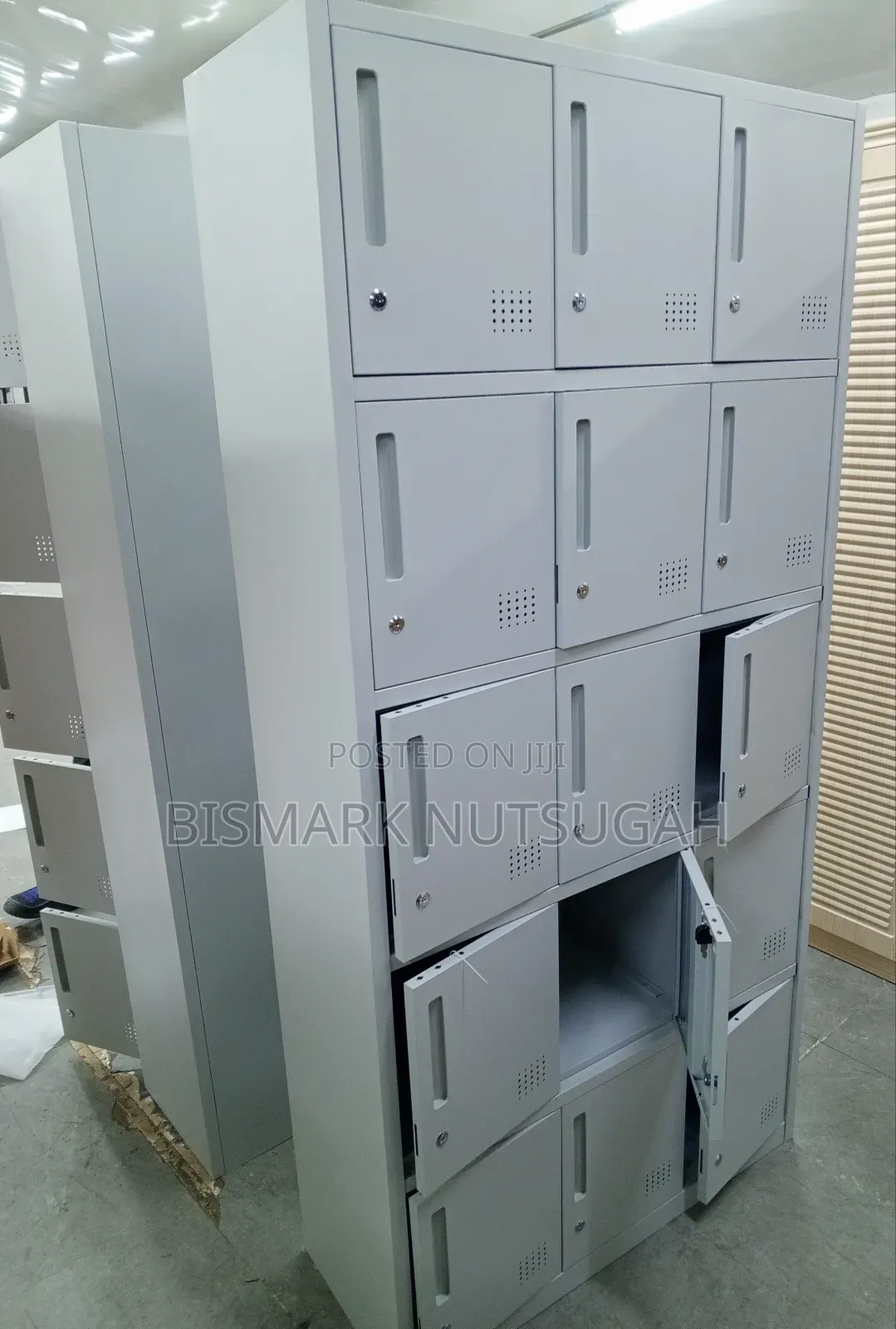 18-door Steel Locker Cabinet
