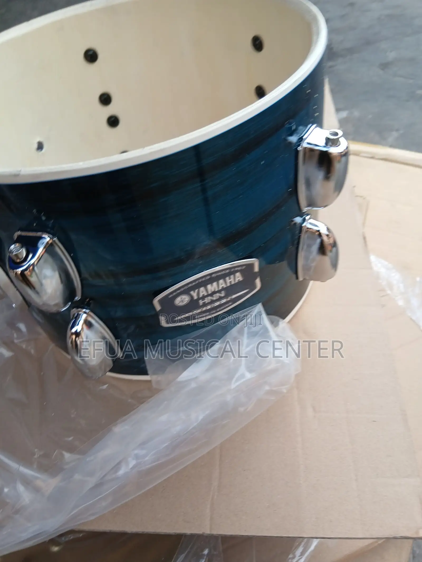 Yamaha Acoustic Drum Set