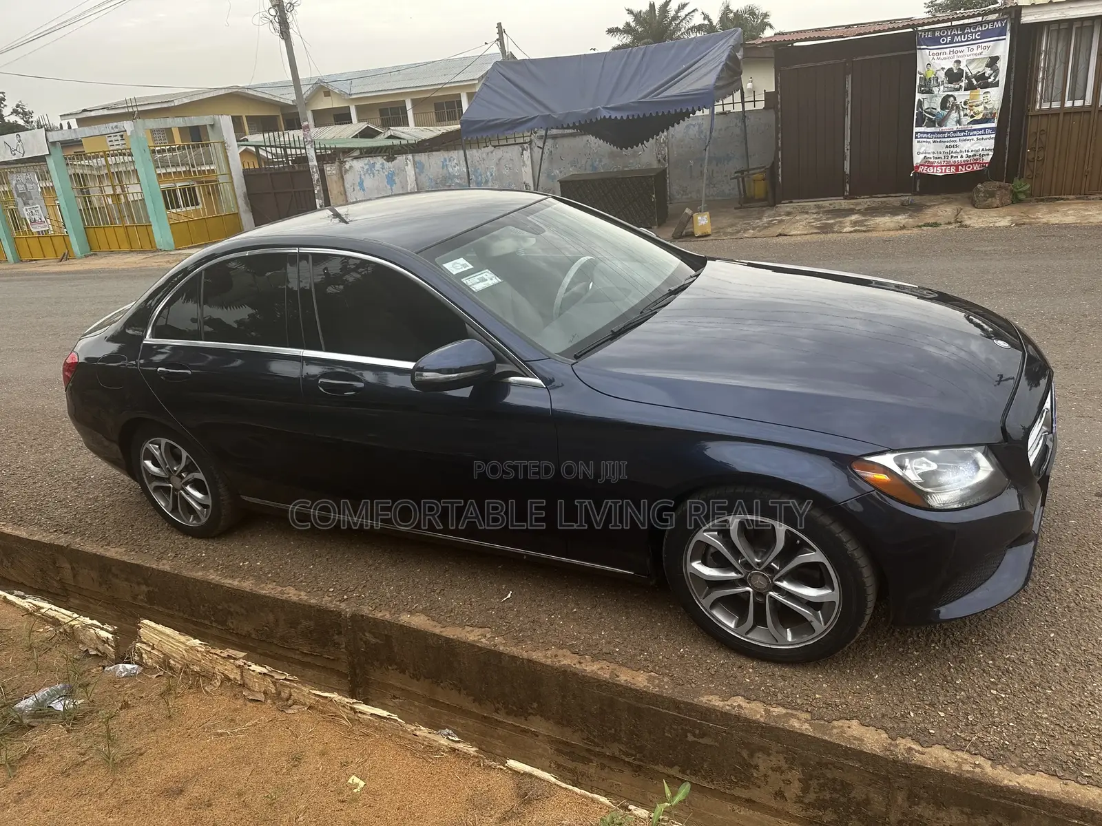 Mercedes-Benz C300 Luxury Sedan RWD (2.0L 4cyl 7A) 2016 Blue
