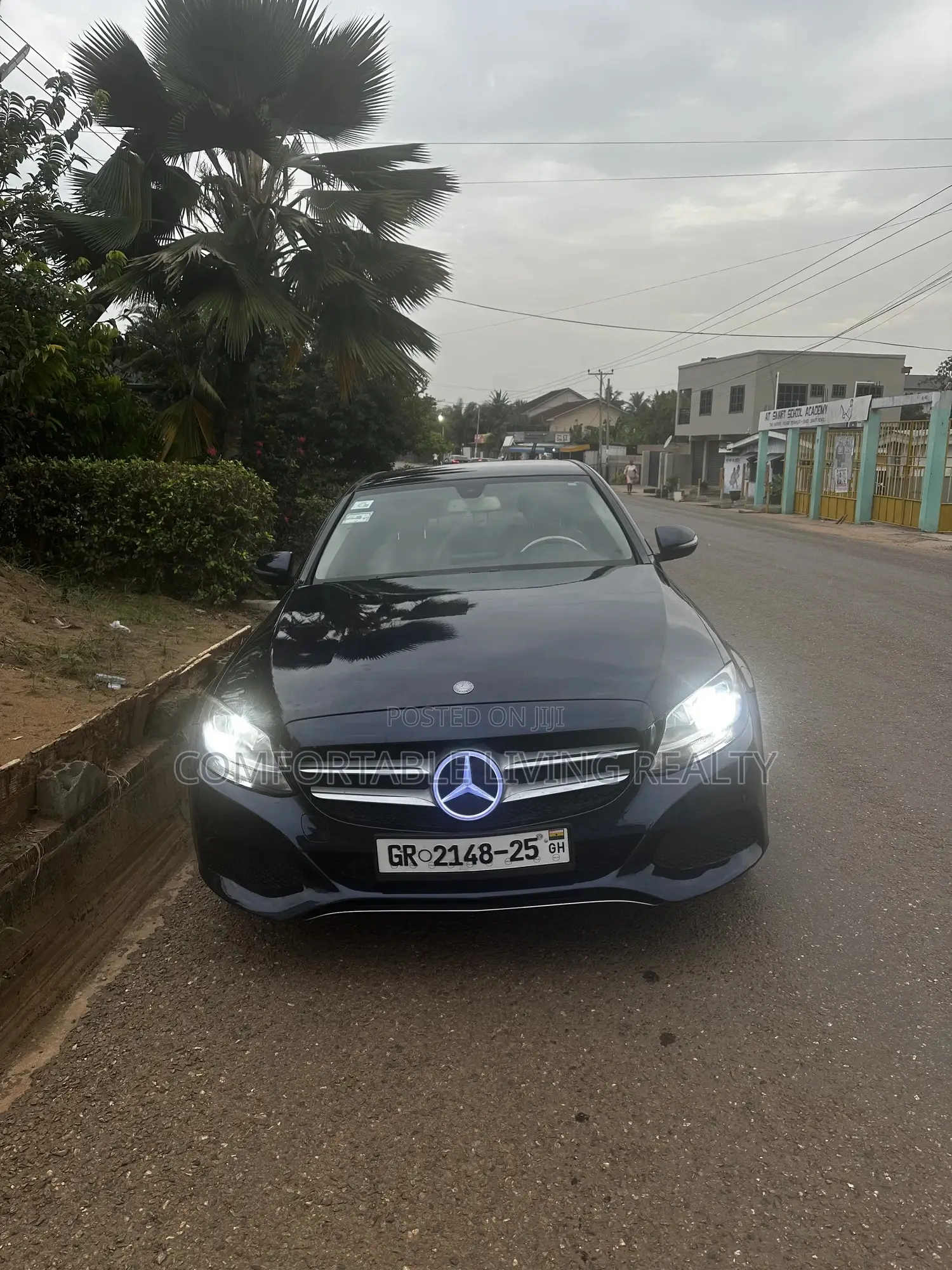Mercedes-Benz C300 Luxury Sedan RWD (2.0L 4cyl 7A) 2016 Blue