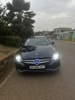 Mercedes-Benz C300 Luxury Sedan RWD (2.0L 4cyl 7A) 2016 Blue