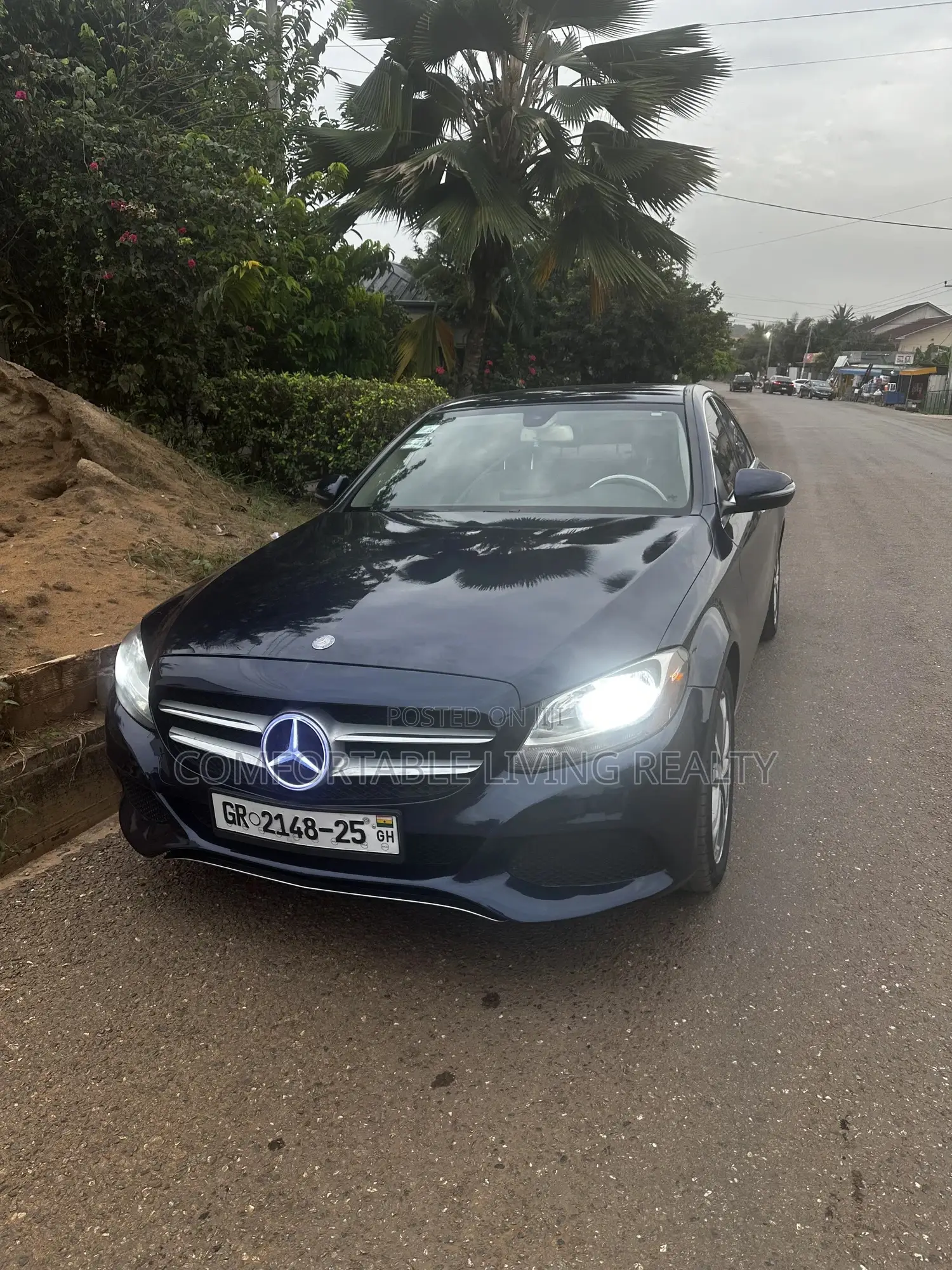 Mercedes-Benz C300 Luxury Sedan RWD (2.0L 4cyl 7A) 2016 Blue