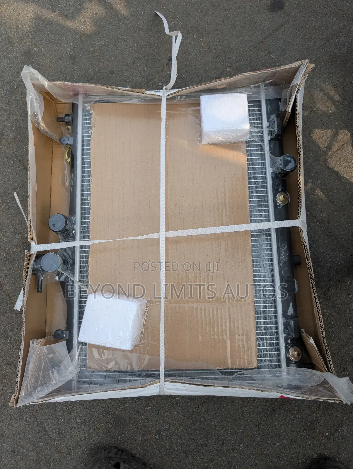 Miss Versa 2007,2008,2009,2010,2011 Radiator / Water Tank