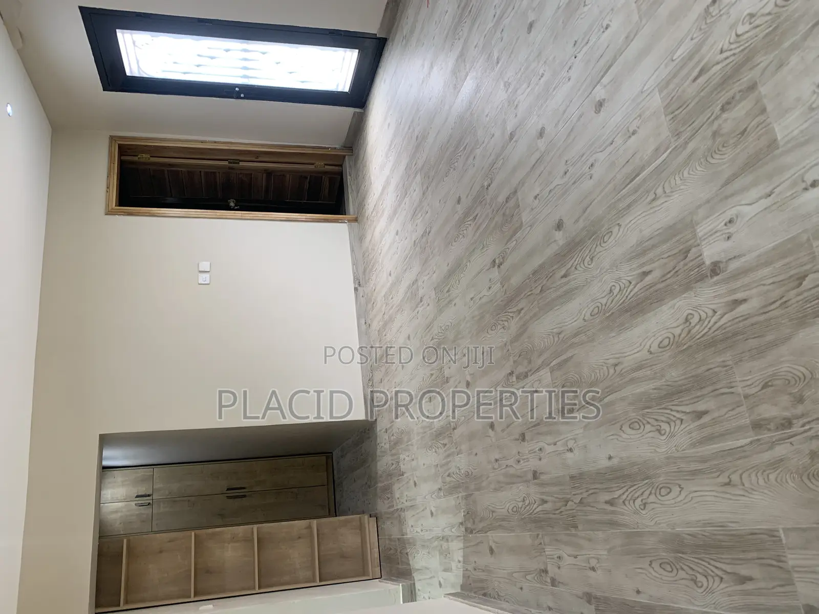 5bdrm House in Ashongman Estate for sale