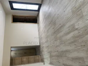 5bdrm House in Ashongman Estate for sale