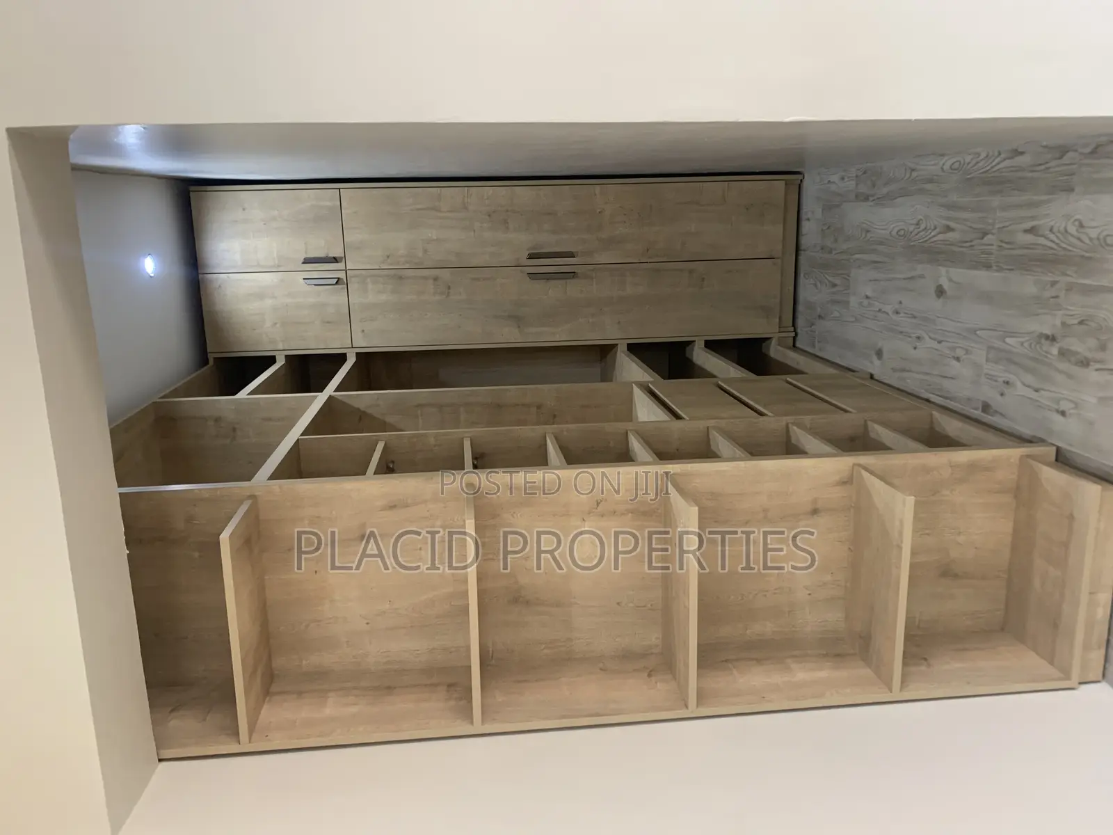 5bdrm House in Ashongman Estate for sale