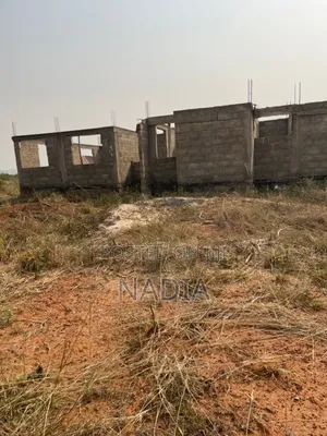 5 Bedroom Uncompleted Building