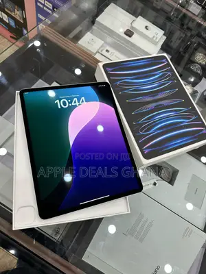 Apple iPad Pro 12.9 (2022) 256 GB