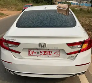 Honda Accord Sport (2.0L 4cyl Turbo 10A) 2019 White