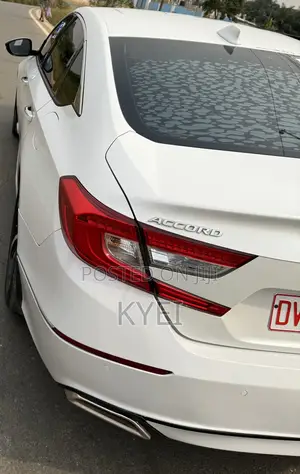 Honda Accord Sport (2.0L 4cyl Turbo 10A) 2019 White