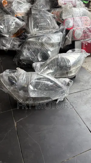 Toyota Yaris/Belta Headlight 2009,2010,2011,2012