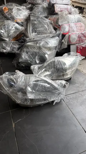 Toyota Yaris/Belta Headlight 2009,2010,2011,2012