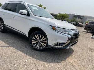 Mitsubishi Outlander 2019 White