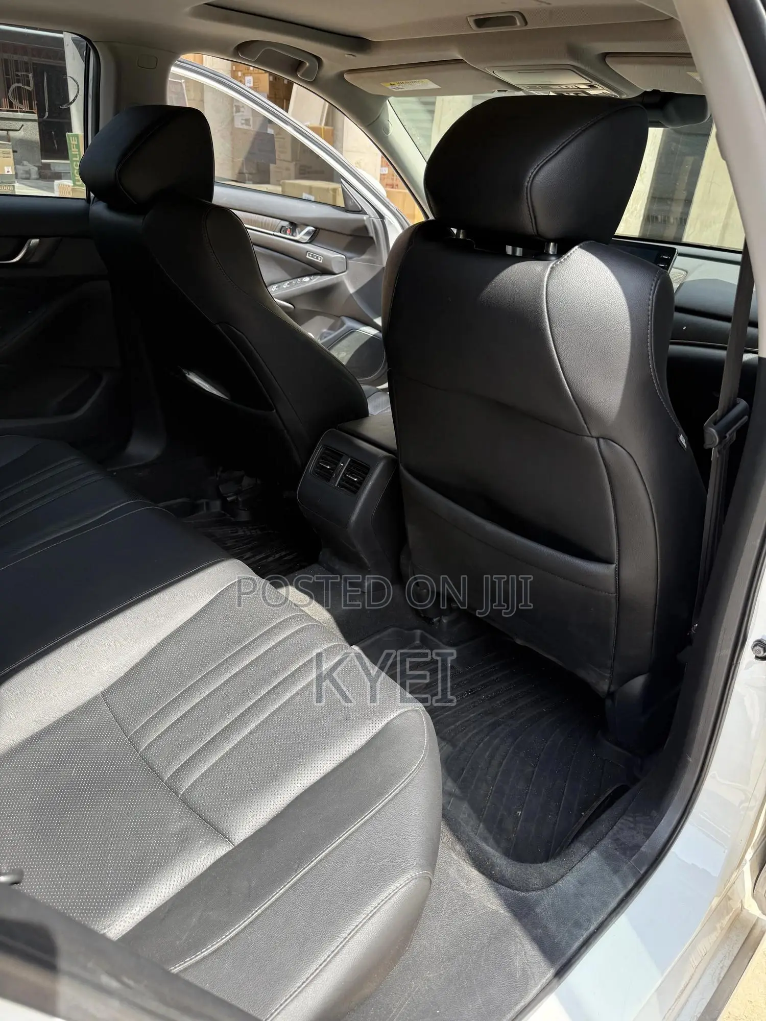 Honda Accord Sport (2.0L 4cyl Turbo 10A) 2019 White